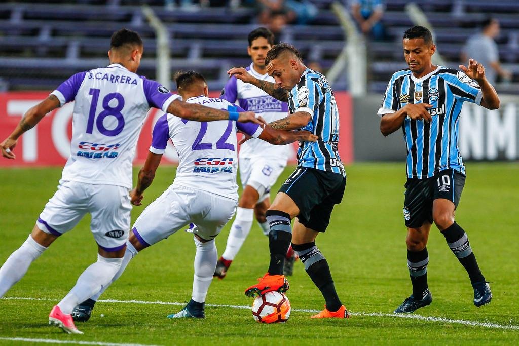 Gr&ecirc;mio e Defensor far&atilde;o disputa virtual antes do confronto v&aacute;lido pela Libertadores