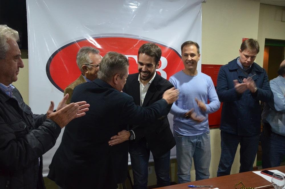 PTB e PSDB confirmam alian&ccedil;a para candidatura de Eduardo Leite para Piratini