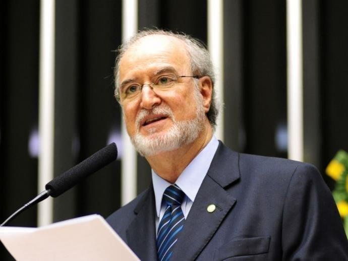 Ex-governador de Minas Gerais foi condenado por lavagem de dinheiro e peculato