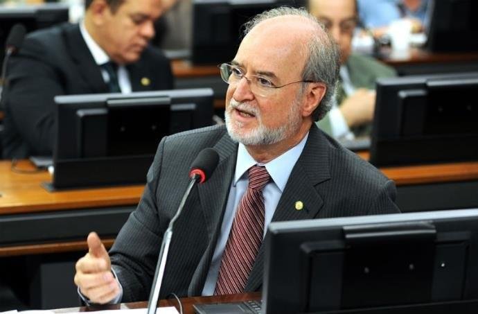Mandato de pris&atilde;o foi emitido na &uacute;ltima ter&ccedil;a-feira e segue aberto sem retorno de ex-governador