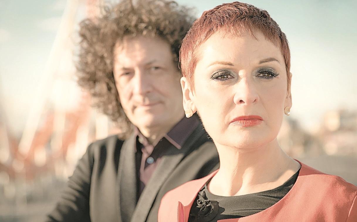 Show da cantora italiana Mafalda Minnozzi e do guitarrista americano Paul Ricci