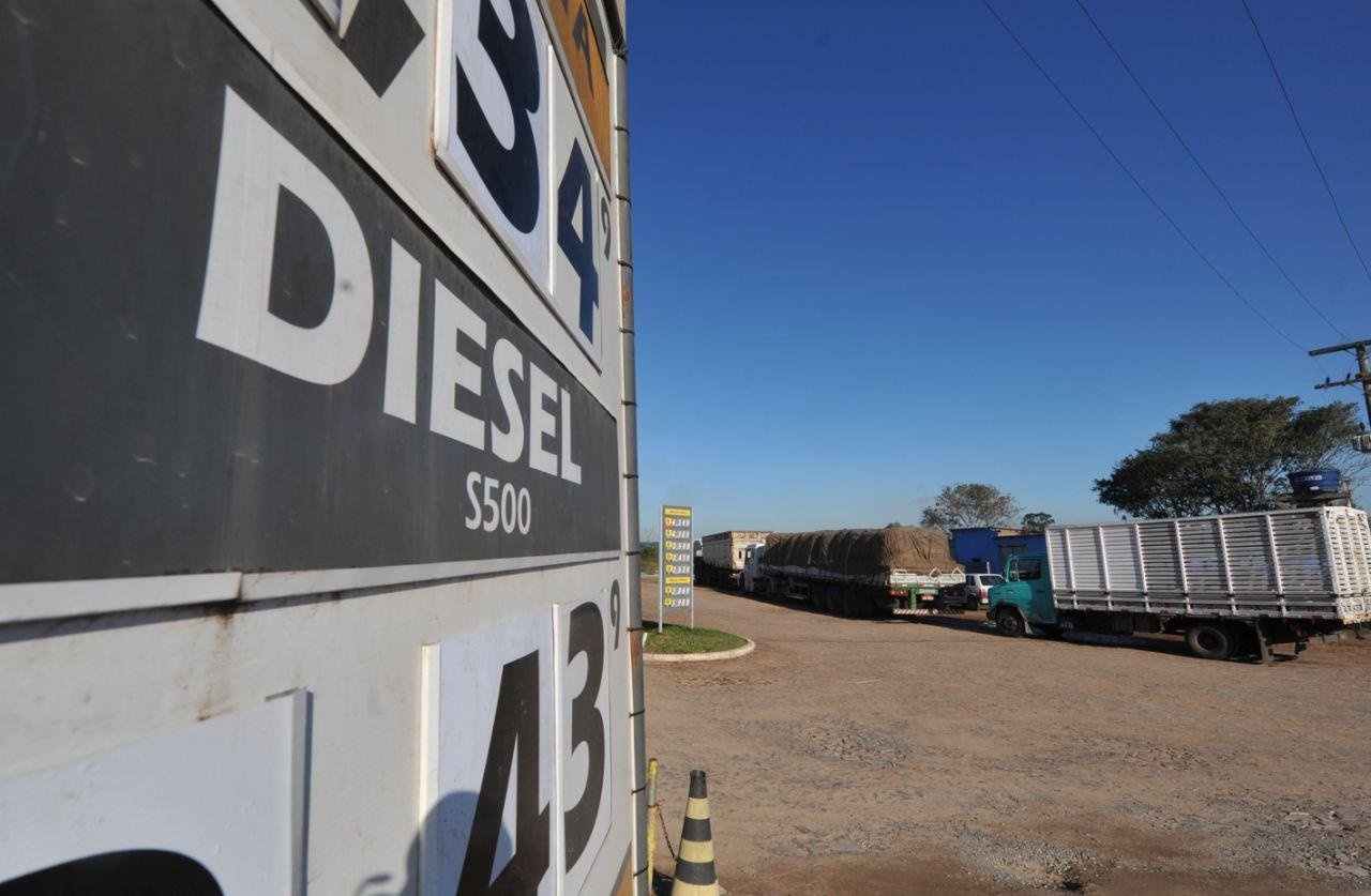 Postos de pelo menos 15 Estados v&atilde;o vender gasolina com desconto de at&eacute; 40%