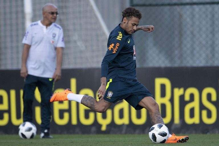 Pesquisa tamb&eacute;m apontou que 35% dos entrevistados acham que Neymar ser&aacute; o melhor jogador da Copa
