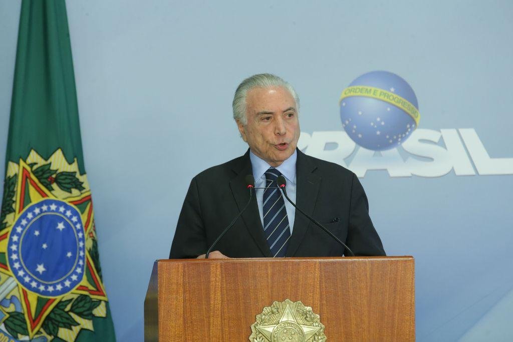 Temer anuncia plano de seguran&ccedil;a com as For&ccedil;as Armadas para desobstruir as estradas