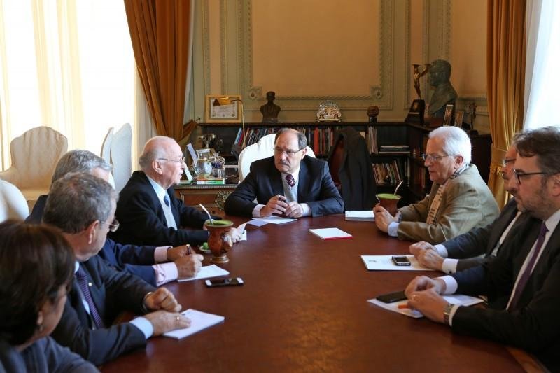 Sartori cria gabinete de crise para avaliar consequ&ecirc;ncias causada pela greve
