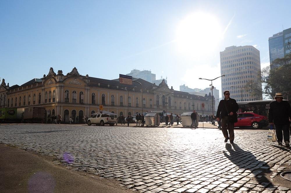 Porto Alegre ser&aacute; ensolarada e com m&aacute;ximas previstas para 24&deg;C neste s&aacute;bado