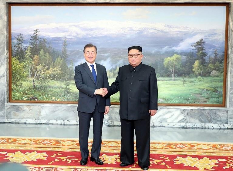Presidente sul-coreano Moon Jae-in se encontrou o l&iacute;der norte-coreano Kim Jong-Un por duas horas