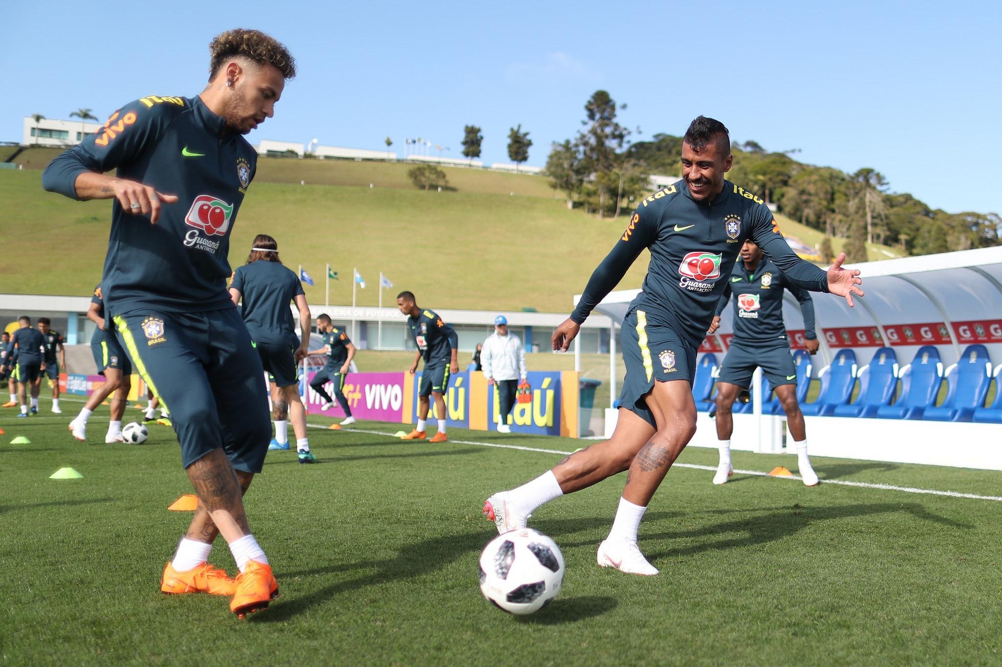 Jogadores da Sele&ccedil;&atilde;o participam de &uacute;ltimo treino na Granja Comary 