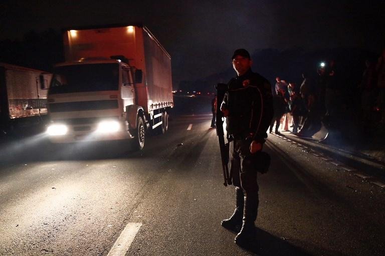 Motoristas das For&ccedil;as Armadas e PF j&aacute; est&atilde;o conduzindo caminh&otilde;es