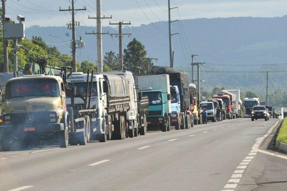 RS tem o maior n&uacute;mero de estradas federais bloqueadas no pa&iacute;s