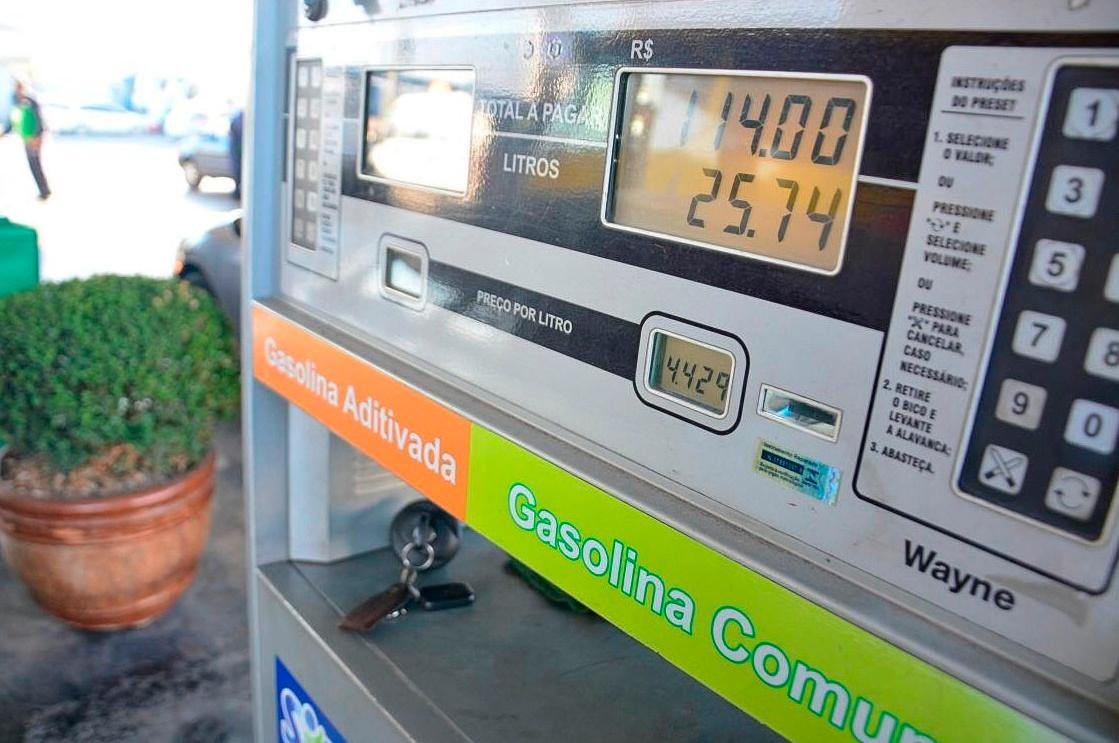 Porto Alegre est&aacute; sem gasolina e no RS a falta &eacute; de 60% 