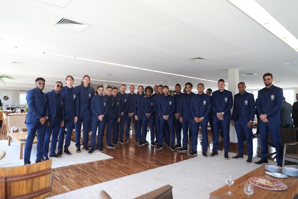 Sele&ccedil;&atilde;o embarca para segunda etapa de treinos na Europa