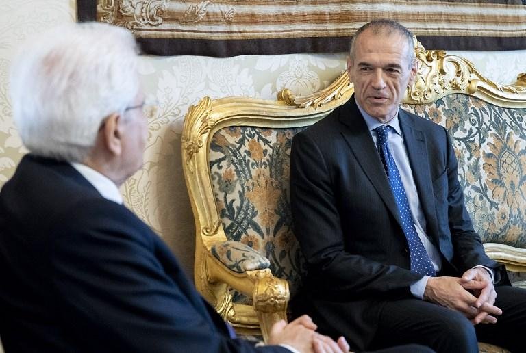 Mattarella recebe defensor de austeridade or&ccedil;ament&aacute;ria, para solicitar governan&ccedil;a at&eacute; elei&ccedil;&otilde;es