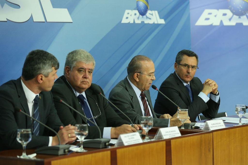 An&uacute;ncio do poss&iacute;vel fim da greve foi feito por ministros de Temer