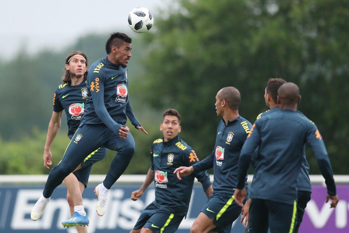 Sele&ccedil;&atilde;o treinou com bola em Londres nesta ter&ccedil;a-feira