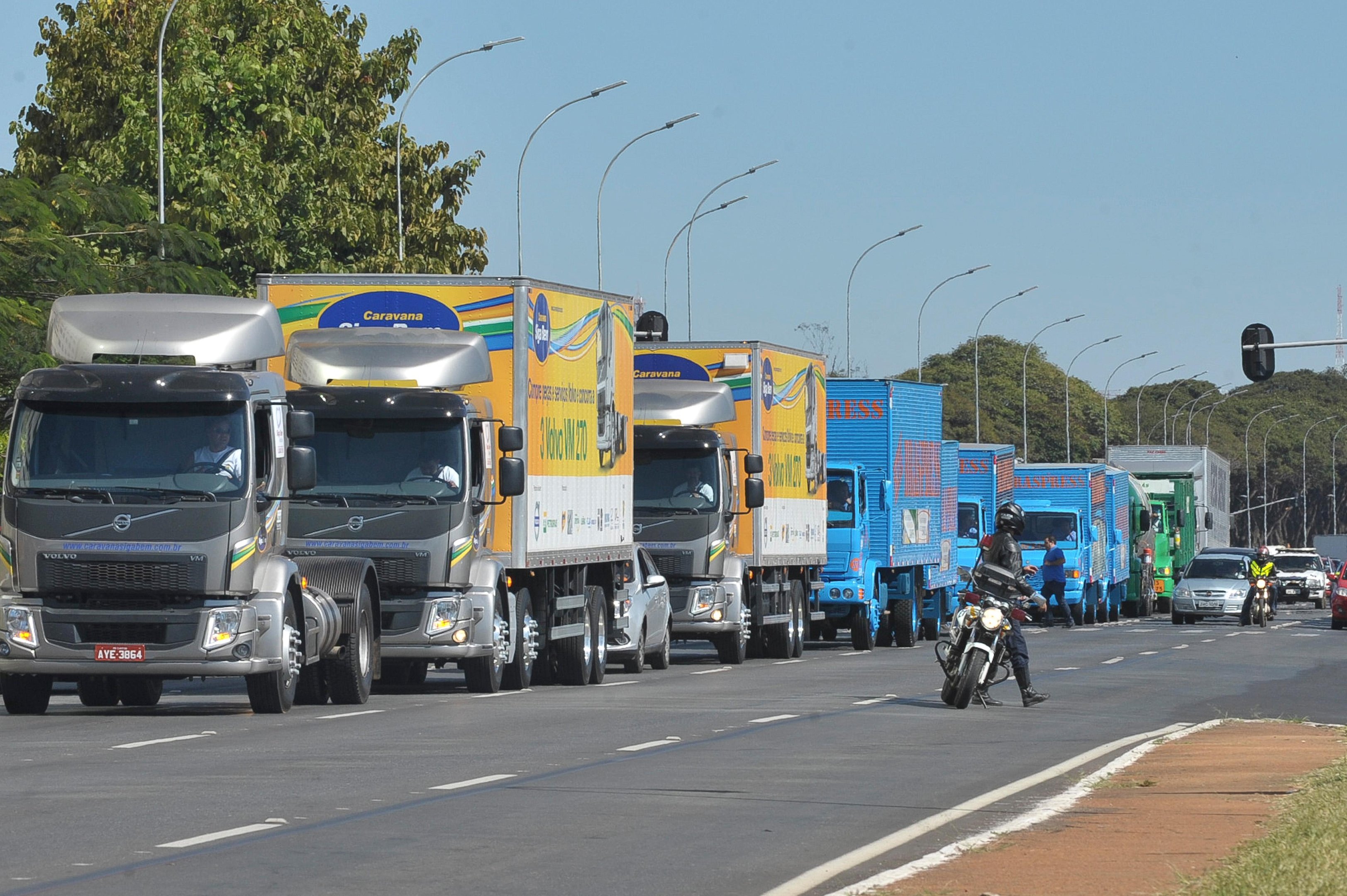 Com caminh&otilde;es parados, polui&ccedil;&atilde;o atmosf&eacute;rica reduz em S&atilde;o Paulo