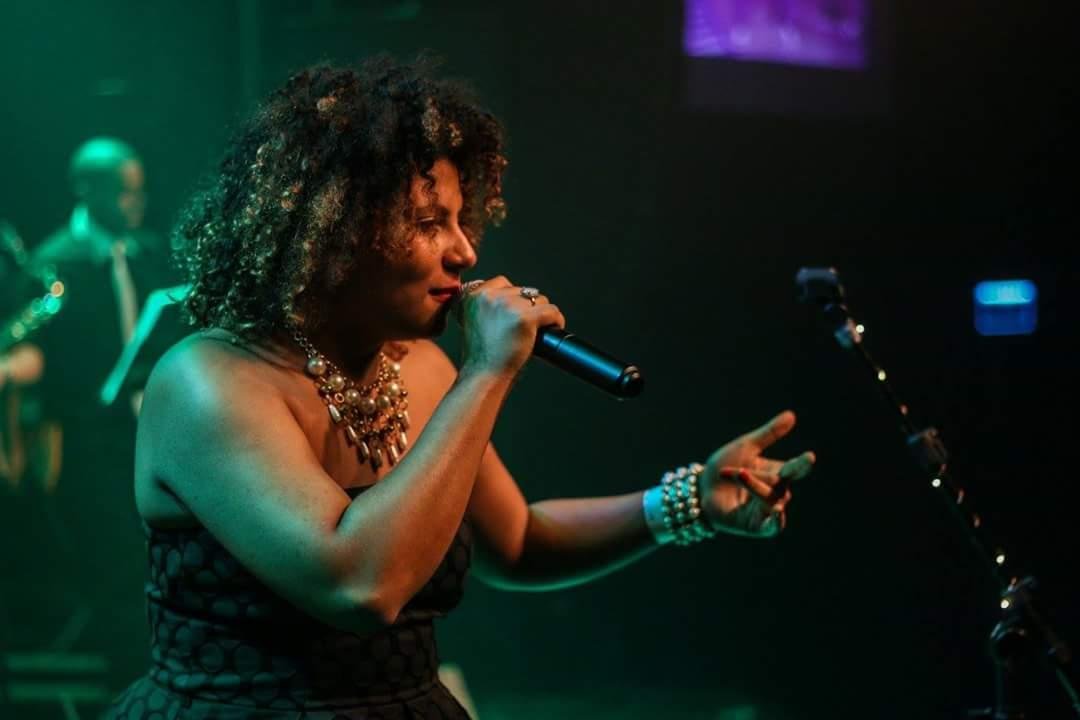 Apresenta&ccedil;&atilde;o faz tributo a cantora Billie Holiday