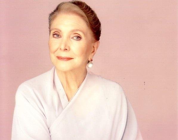 Cantora espanhola Mar&iacute;a Dolores Pradera morre aos 93 anos