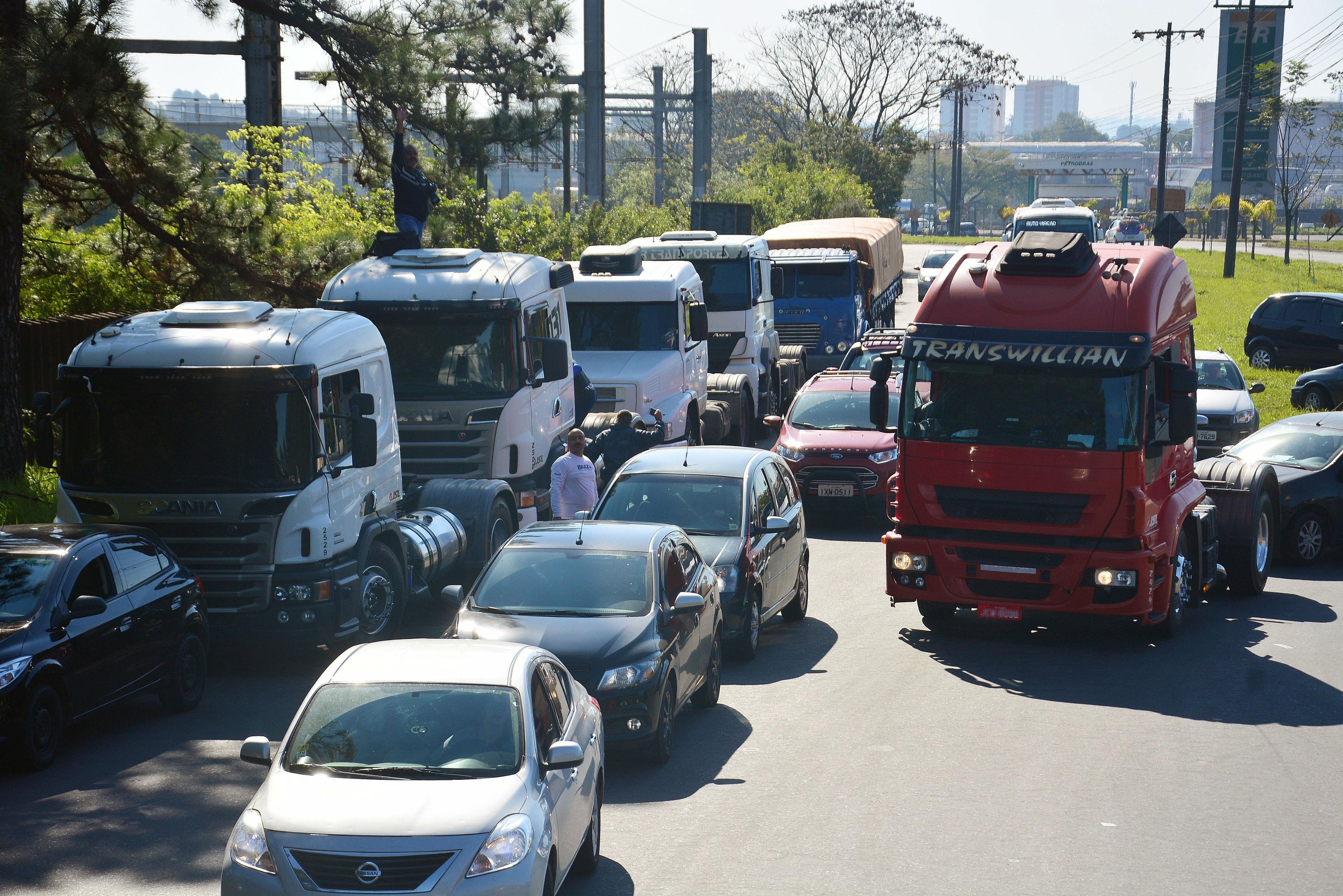 Manifesta&ccedil;&atilde;o dos caminhoneiros chega ao nono dia