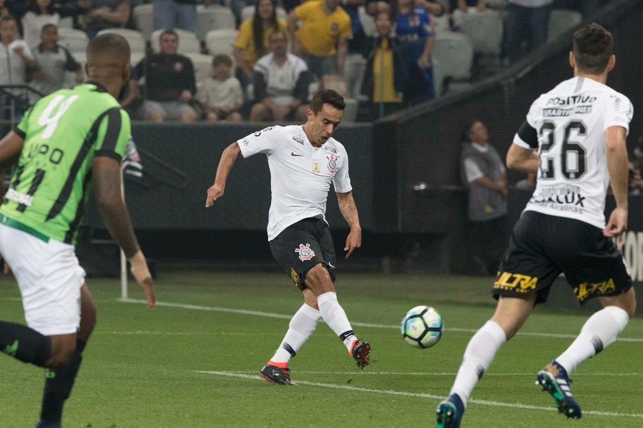 Jadson marcou o gol que garantiu a vit&oacute;ria do Corinthians