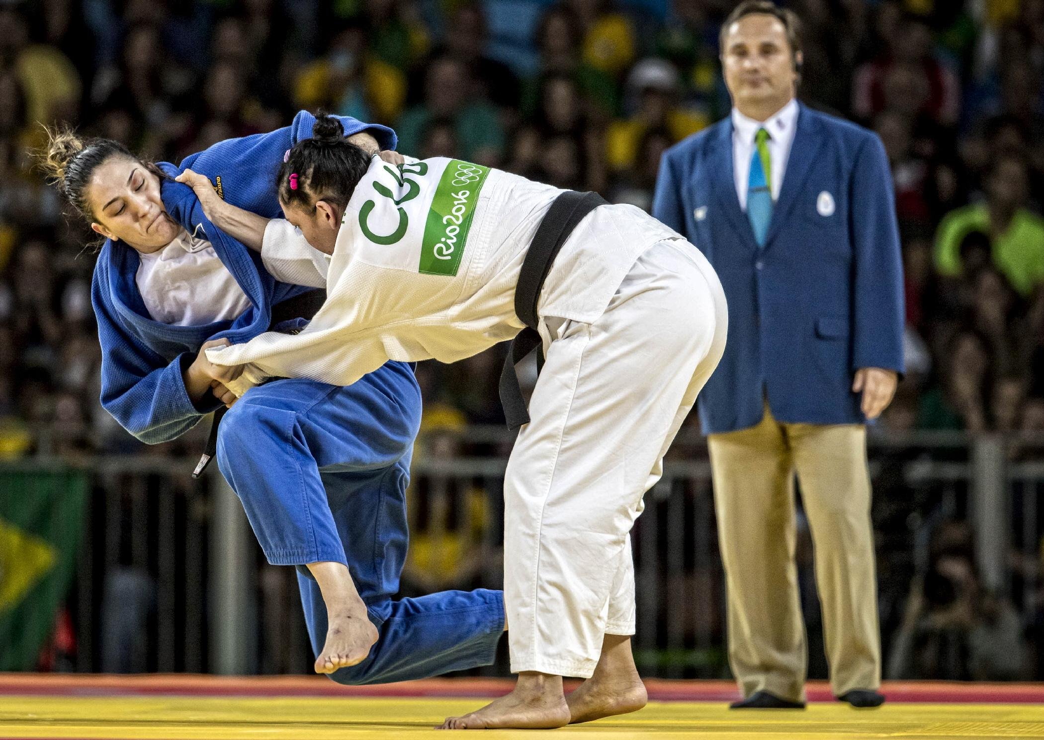 Mayra Aguiar tentar&aacute; o in&eacute;dito tricampeonato mundial para o Brasil