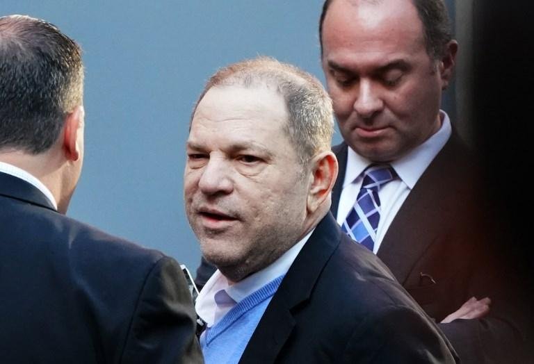 Grande j&uacute;ri de Nova Iorque denuncia Weinstein por estupro
