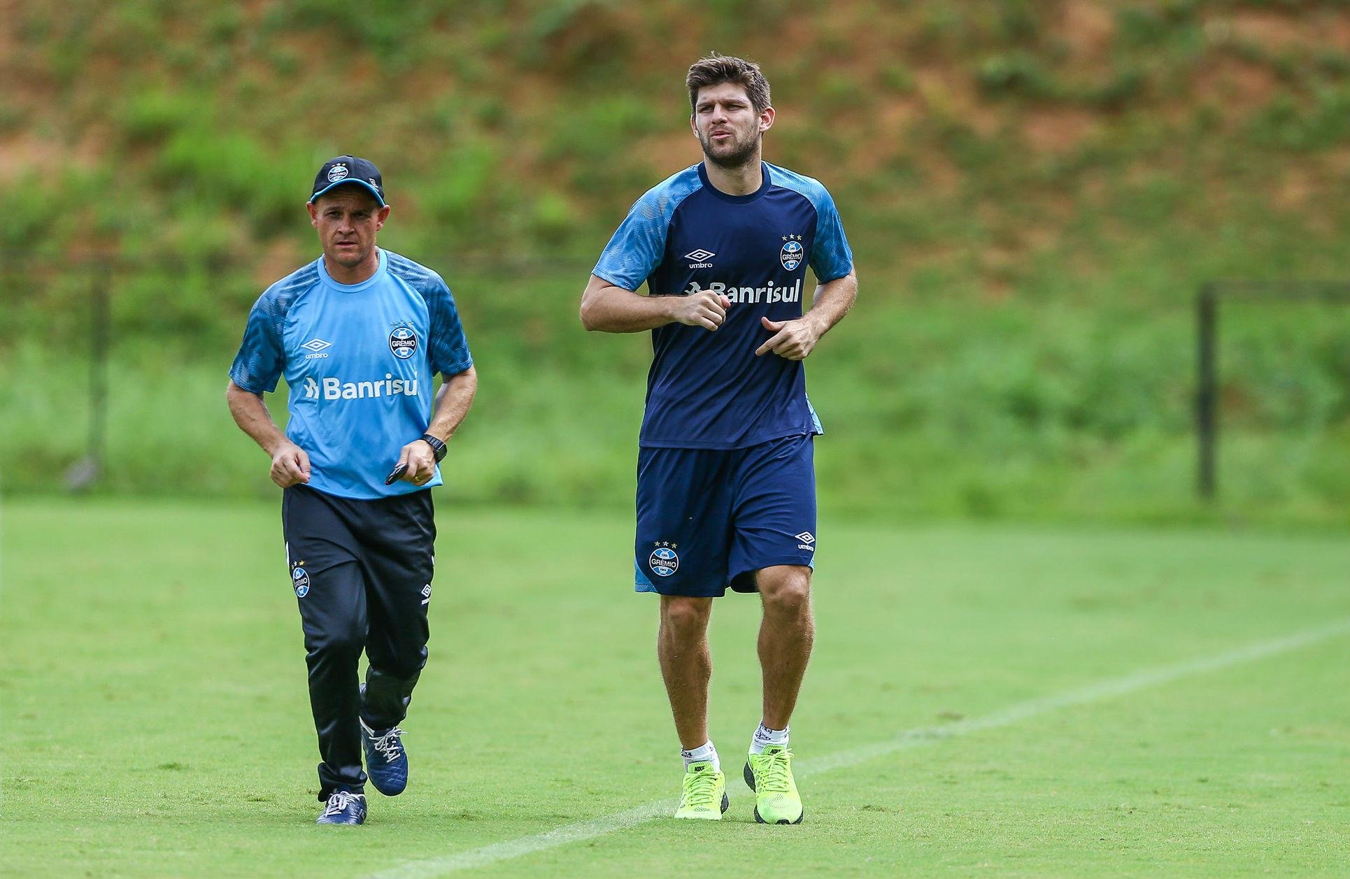 Kannemann &eacute; d&uacute;vida para enfrentar o Bahia