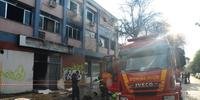 Incêndio atingiu o térreo e o primeiro andar do imóvel na avenida Princesa Isabel