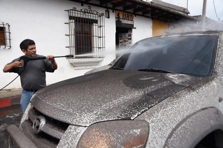 Cinzas de vulc&atilde;o foram lan&ccedil;adas sobre cidades, na Guatemala
