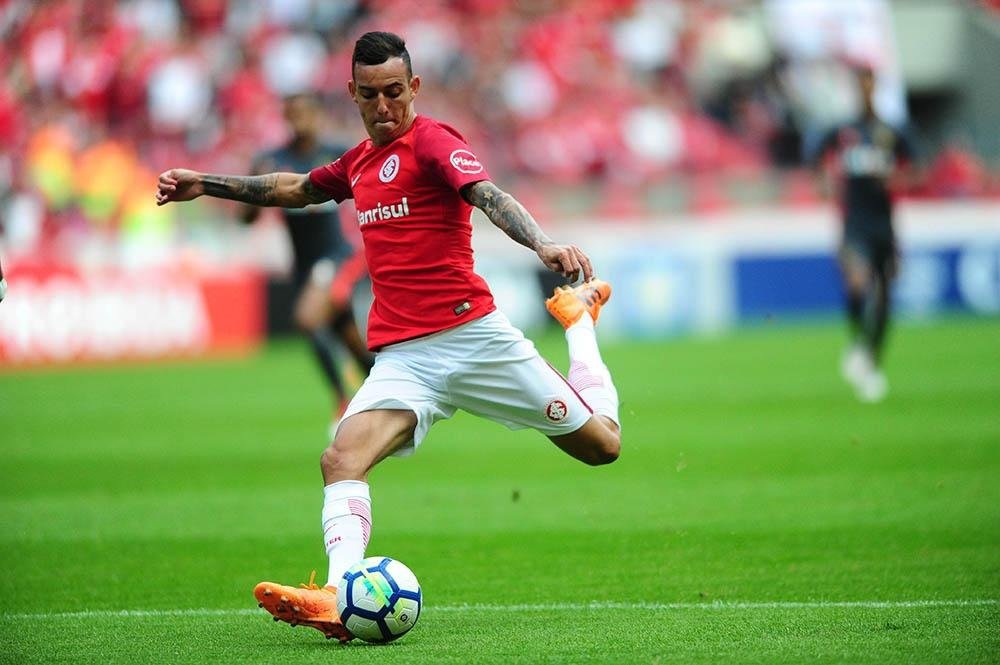 Inter garante n&atilde;o ter propostas por Iago e Cuesta 