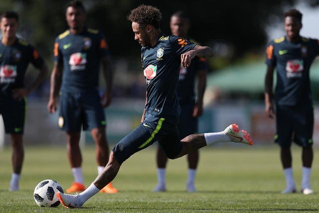 Brasil mant&eacute;m segunda posi&ccedil;&atilde;o em &uacute;ltimo ranking da Fifa antes da Copa