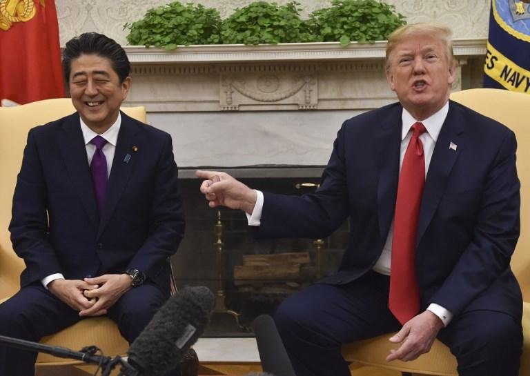 Presidente americano recebeu primeiro-ministro japon&ecirc;s Shinzo Abe na Casa Branca