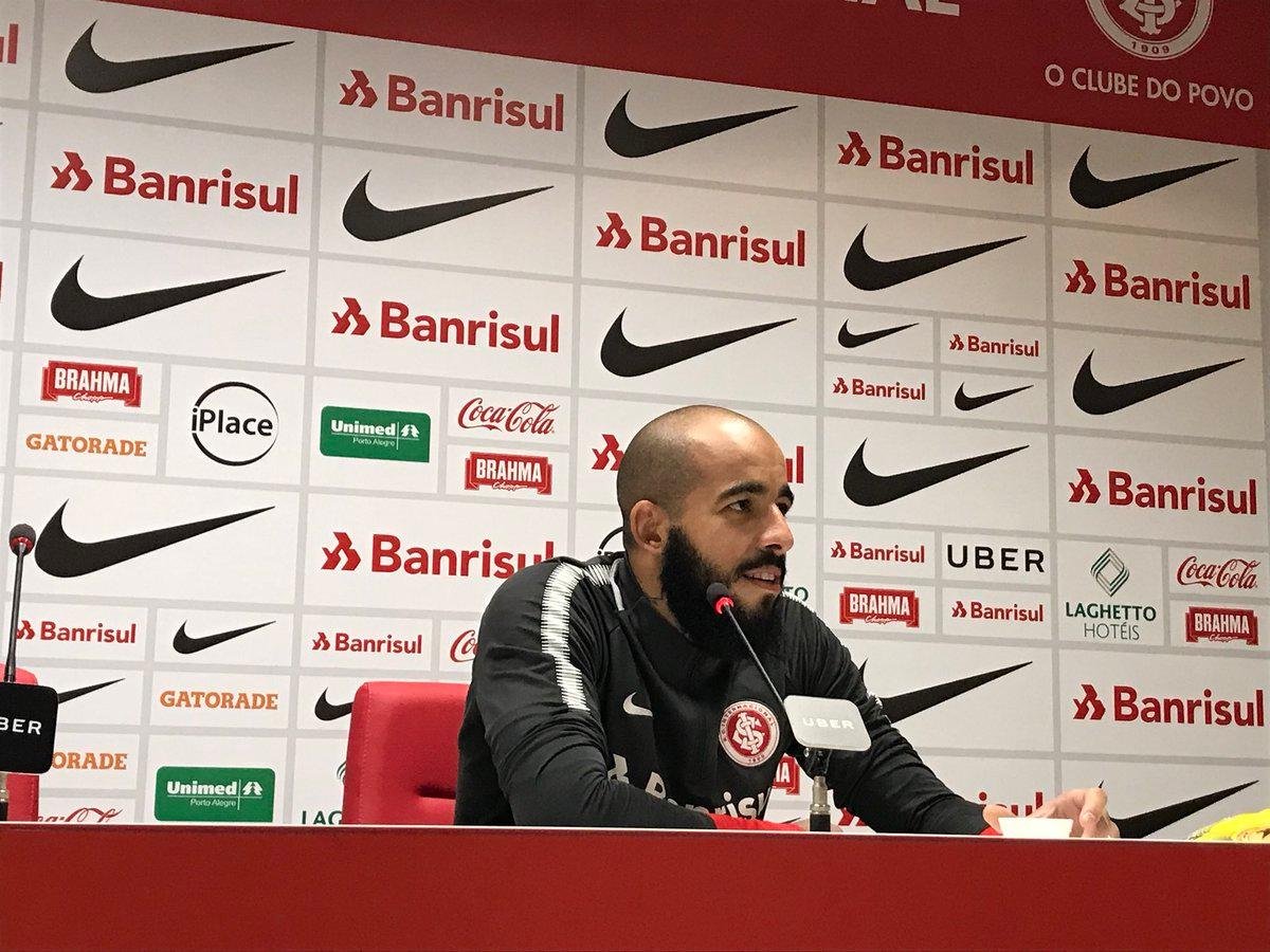 Danilo projeta um grande jogo contra o Santos