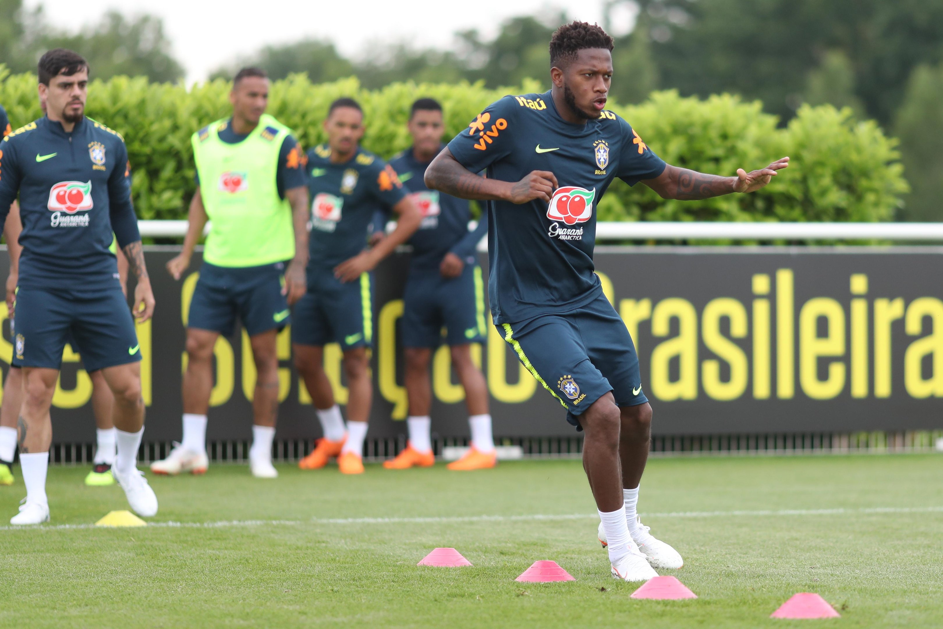 Meia tentou treinar mas sentiu dores e teve que receber atendimento
