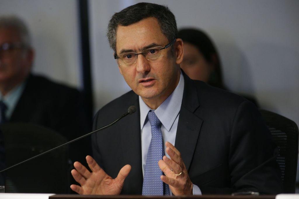 Segundo Guardia, Governo avalia que medida talvez n&atilde;o seja melhor op&ccedil;&atilde;o
