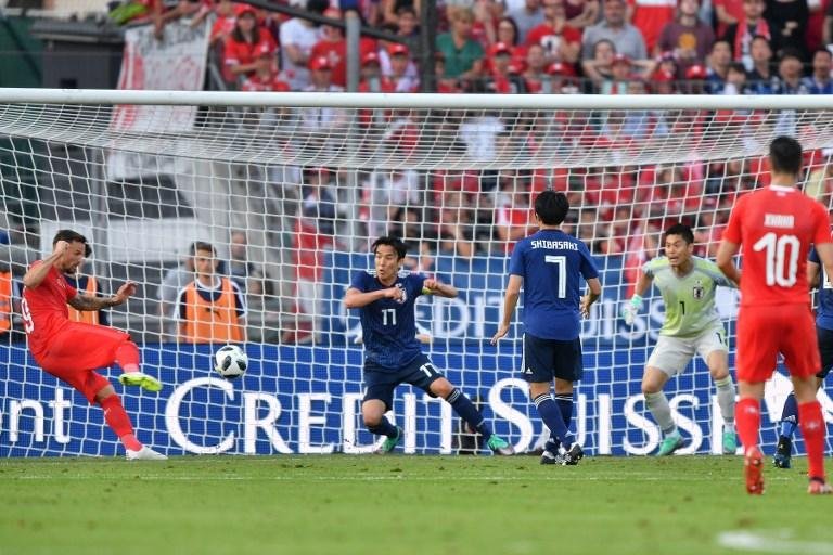 Su&iacute;&ccedil;a bateu o Jap&atilde;o por 2 a 0