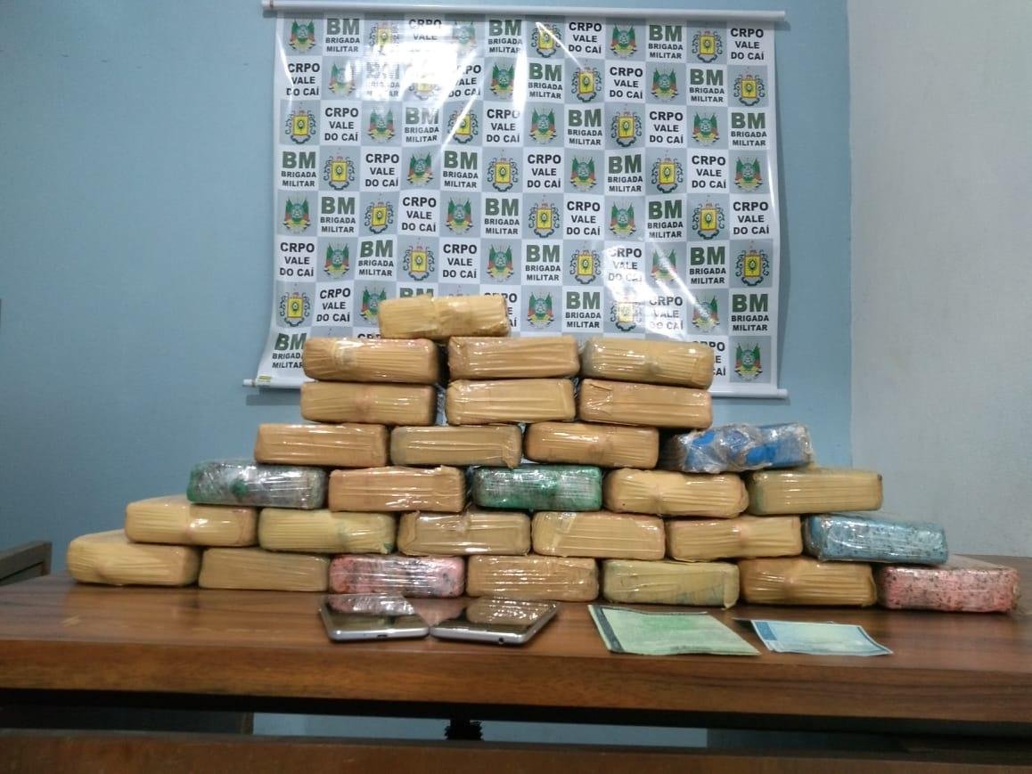 Coca&iacute;na foi apreendida em a&ccedil;&atilde;o da BM e da Receita Federal, nesta sexta-feira