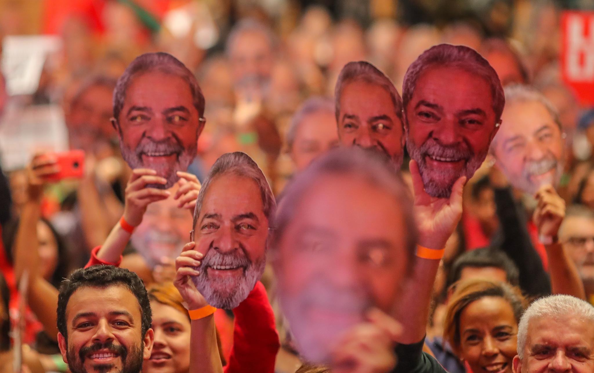 Ato lan&ccedil;ou pr&eacute;-candidatura de Lula &agrave; presid&ecirc;ncia