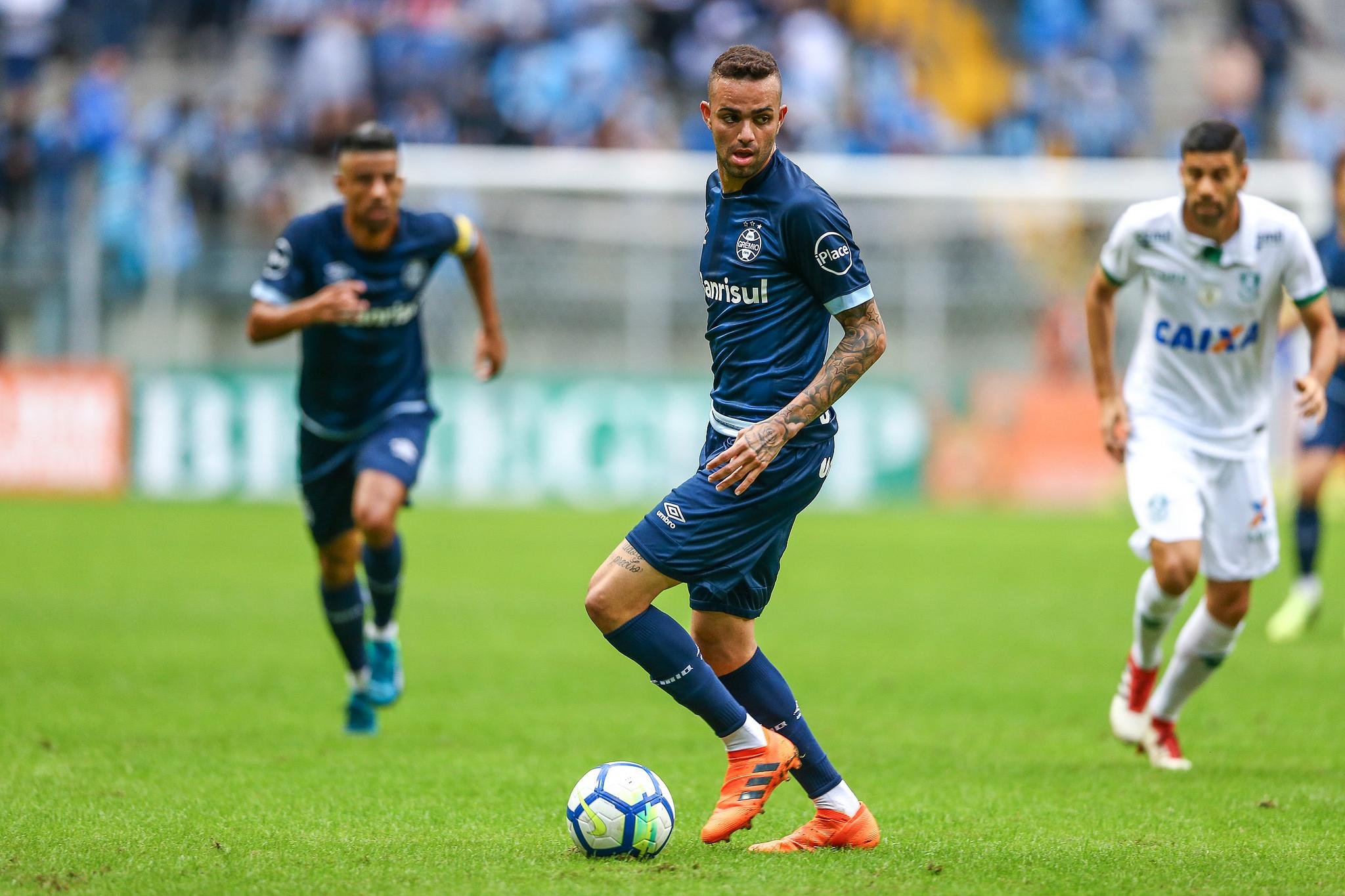 Romildo promete refor&ccedil;os em caso de sa&iacute;das no Gr&ecirc;mio 