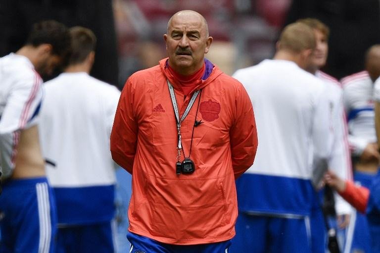 Stanislav Cherchesov tentou aliviar a tens&atilde;o do momento da equipe ao transmitir mensagem de confian&ccedil;a nesta quarta