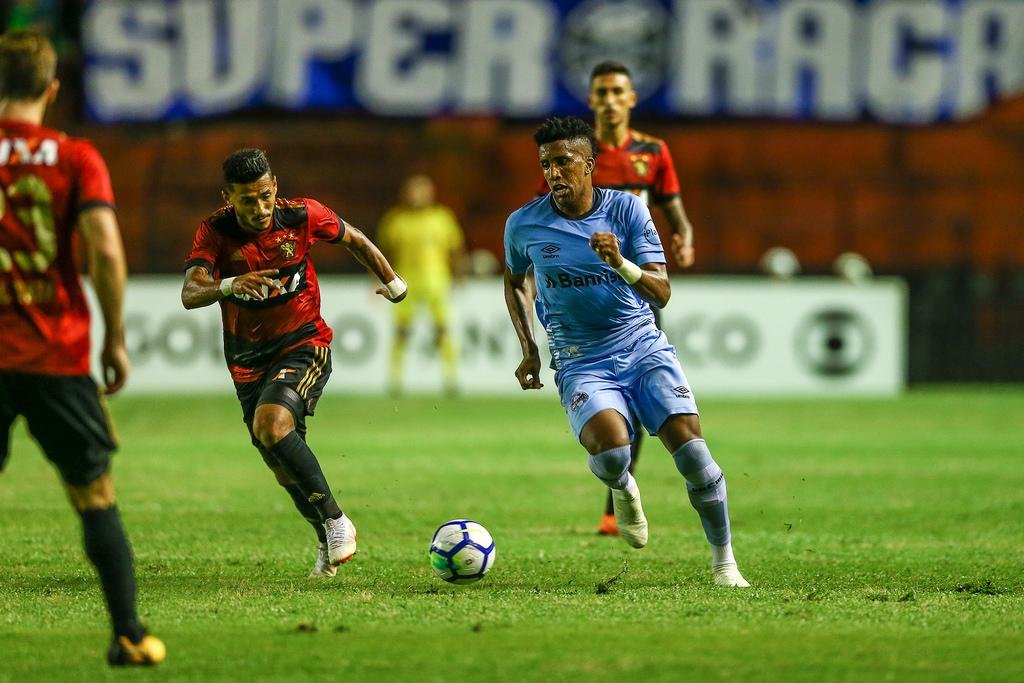 Lateral projetou Gr&ecirc;mio mais forte ap&oacute;s a parada da Copa do Mundo