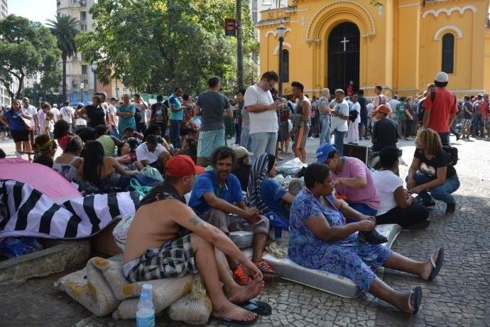 Juiz determina manuten&ccedil;&atilde;o de aux&iacute;lio-moradia &agrave;s v&iacute;timas de pr&eacute;dio que desabou 