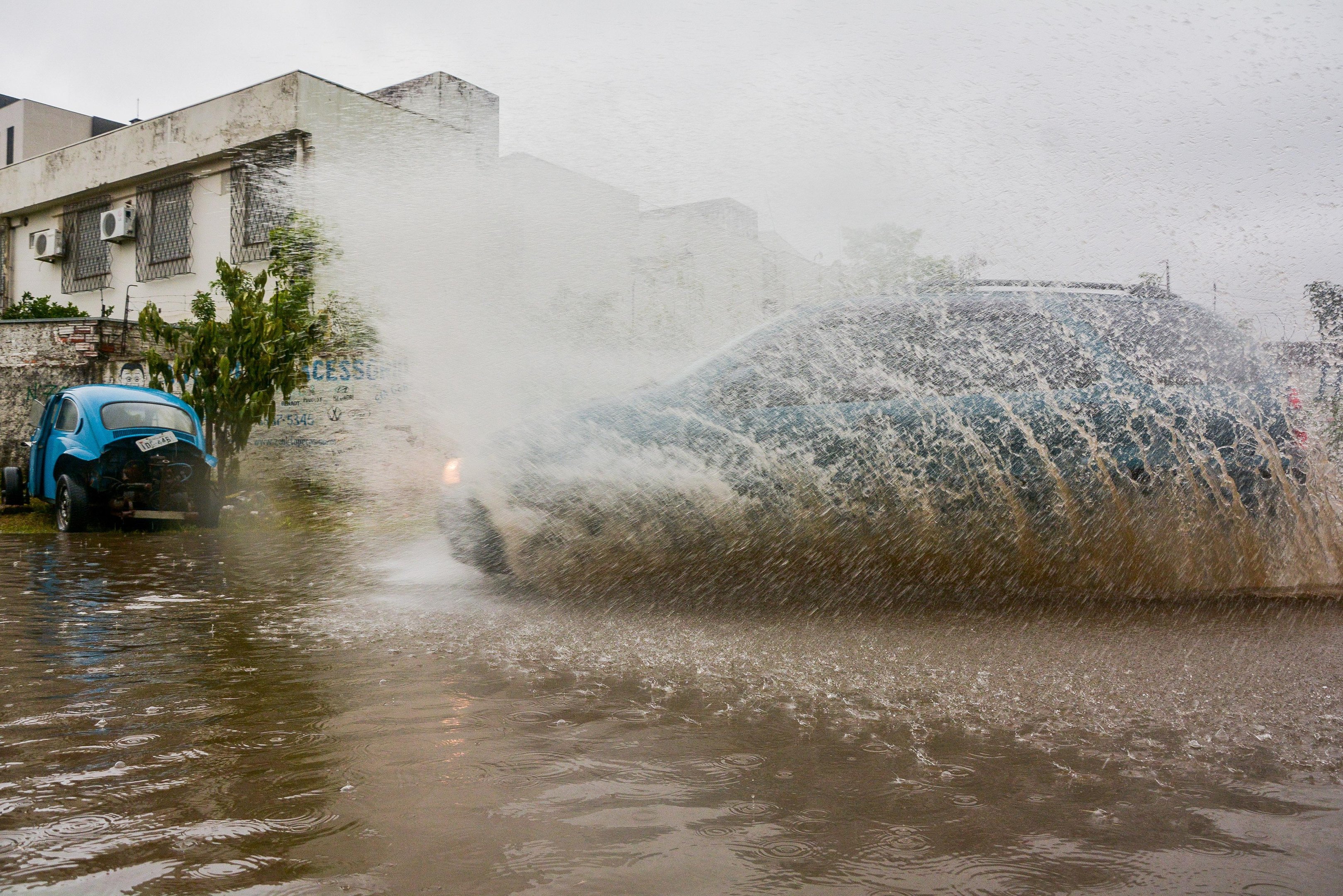 Em 10 horas, choveu 50 mil&iacute;metros em Porto Alegre