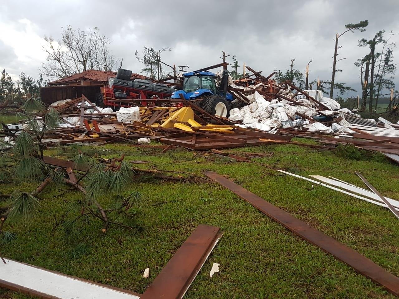 Duas pessoas morreram no Estado por causa de forte chuva