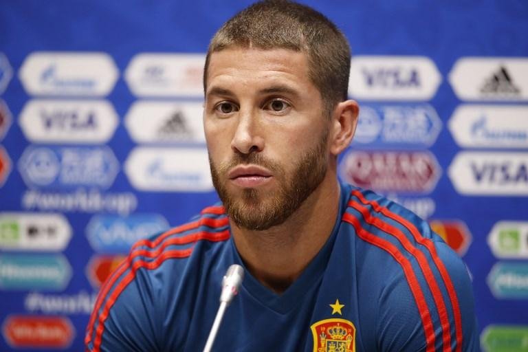 Sergio Ramos pediu para a Espanha passar a p&aacute;gina que abalou uma das favoritas ao t&iacute;tulo da Copa do Mundo