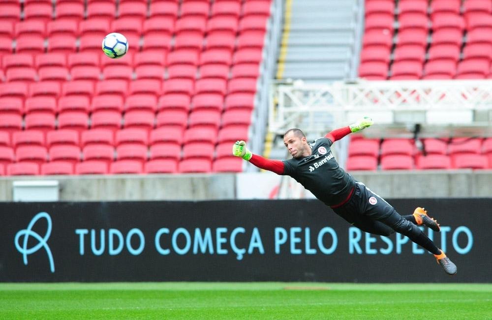 Lomba dever&aacute; ser titular contra o Vasco