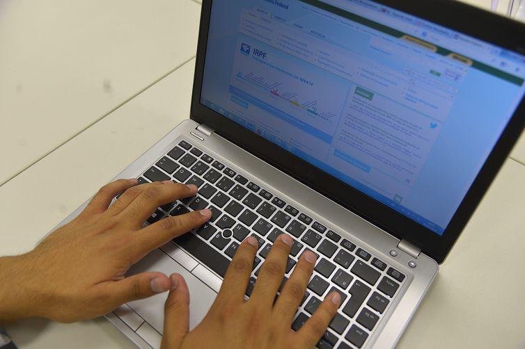 Em primeiro lote, quase 2,5 milh&otilde;es de pessoas ter&atilde;o prioridade