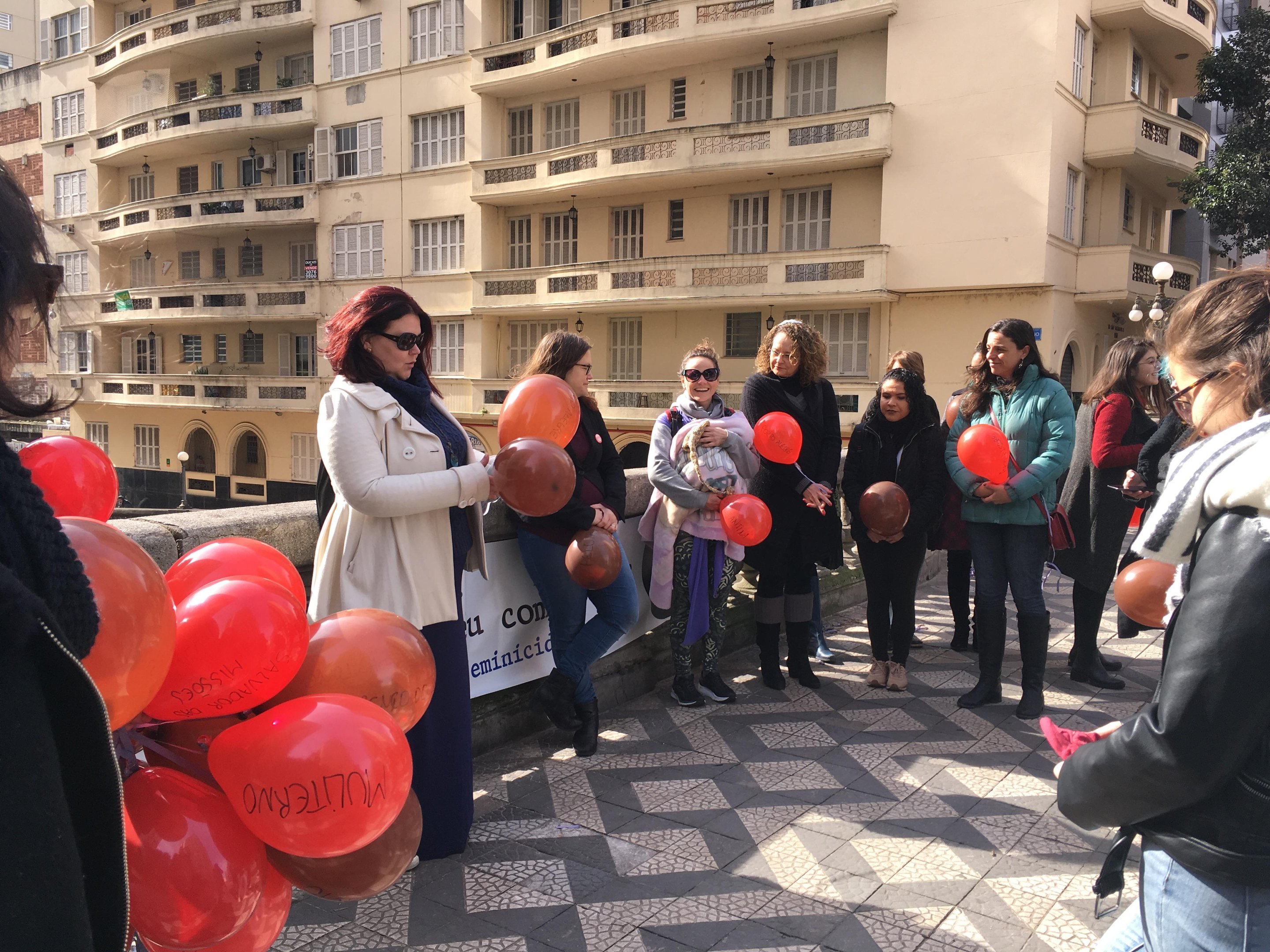 Ato relembra v&iacute;timas de feminic&iacute;dio cometidos no Rio Grande do Sul