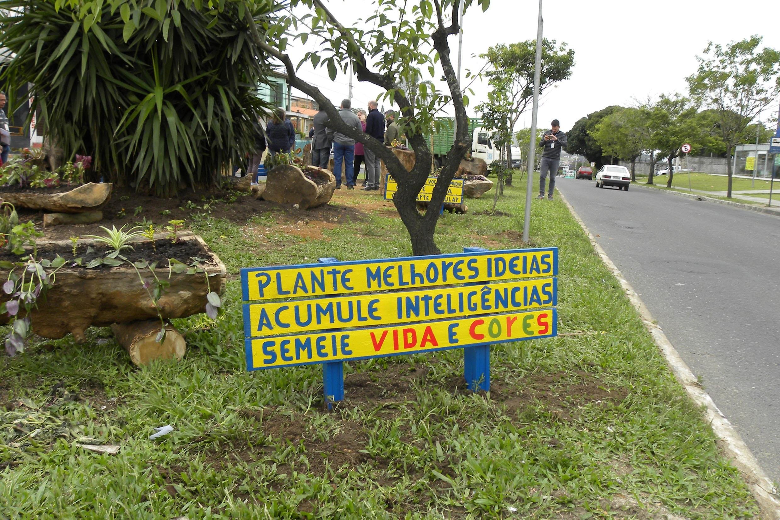 Proposta busca que pessoas jur&iacute;dicas fa&ccedil;am jardinagem e capina dos chamados verdes complementares