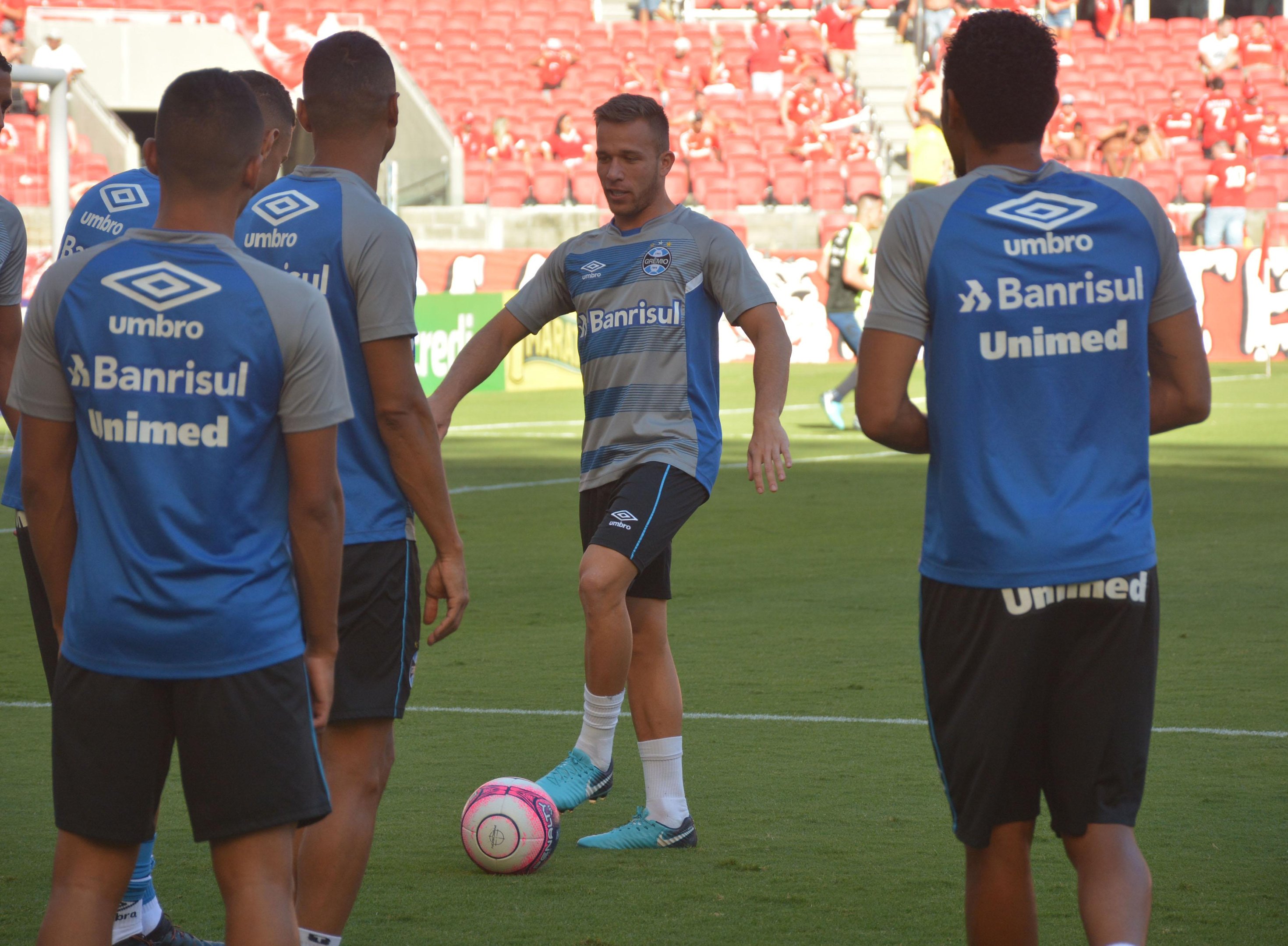 Gr&ecirc;mio depende de negocia&ccedil;&atilde;o de Arthur para viabilizar vinda de Andr&eacute;